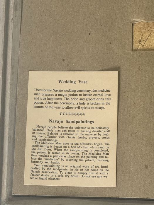 Duas Pinturas de areia navajaro.