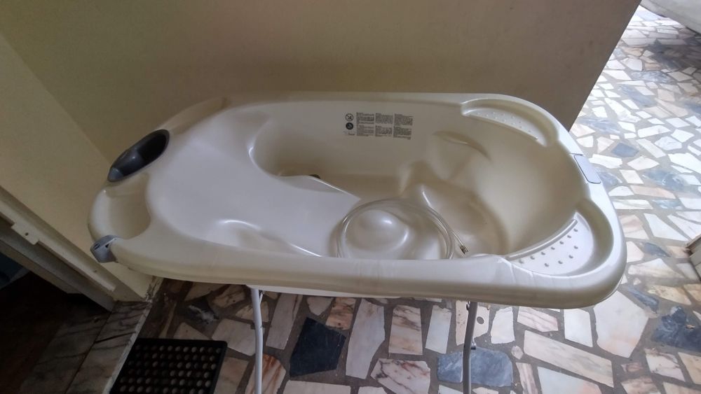 Banheira para bebé com suporte