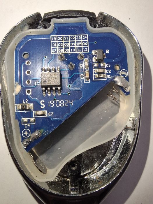 Пульт на 4 кнопки SM400B для воріт та шлагбаумів