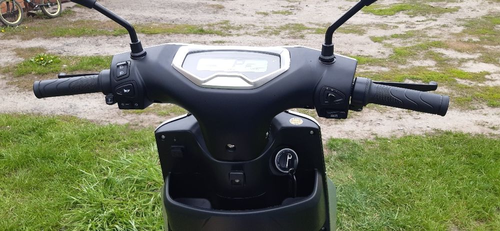 Скутер YADEA T9.