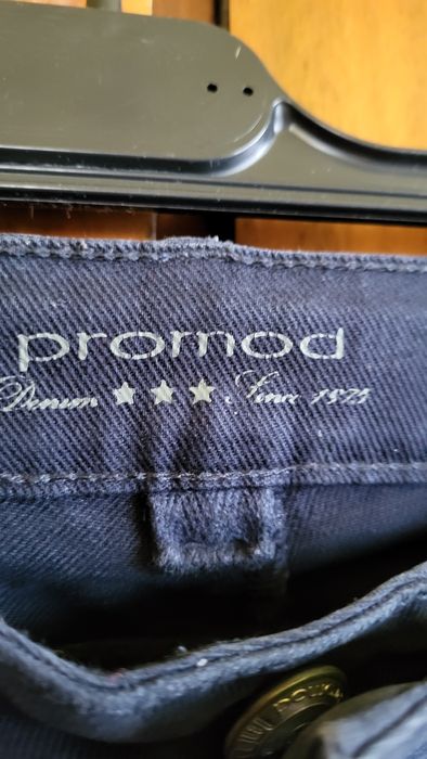 Spodnie jeans damskie