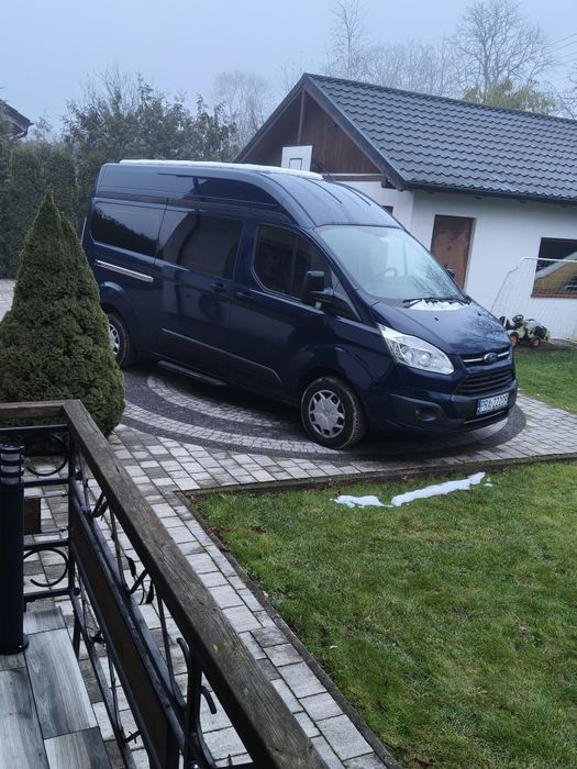 Wynajem Wypożyczalnia samochodu busa – Ford Transit Custom 9-osobowy