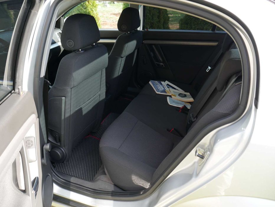 Продам НОВИЙ Opel Vectra C, офіційний