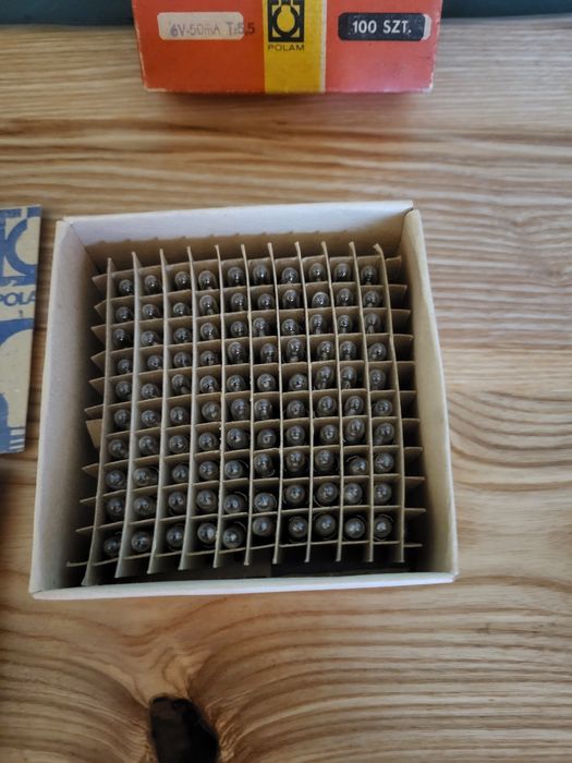 Stare zarowki telefoniczne