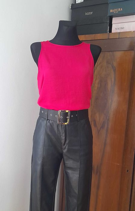 Top w odcieniu fuksjowym, różowym, Stradivarius.