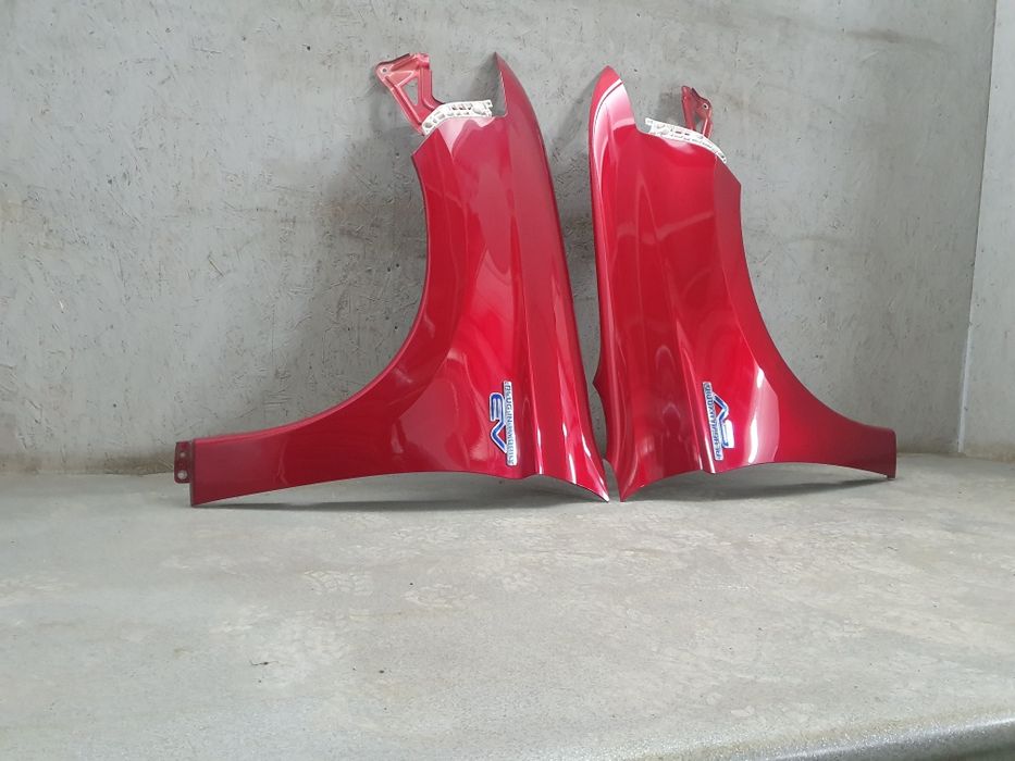 Крила передні червоний P62 Mitsubishi Outlander3 2015-2021 Розборка