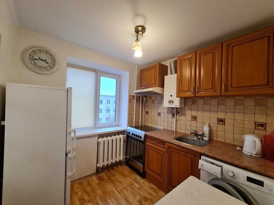 Продам 2кв 4/5 Виставка 36000&Без Агенских!