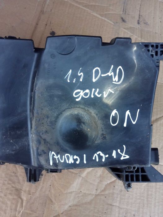 toyota AURIS II 13-18 1,4 d-4d 90 km SKRZYNKA BEZPIECZNIKÓW