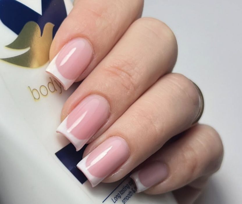 Красуні, запрошую на манікюр ). Працюю в місті Ізюм