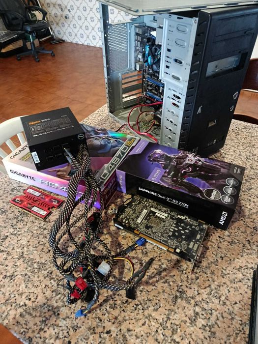 Gráficas R9 270 e HD4870, cpu i5 2500k, memórias, fonte e caixa