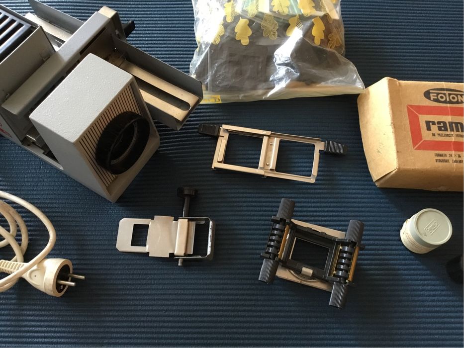 Rzutnik do slajdów Diaskop Profil S