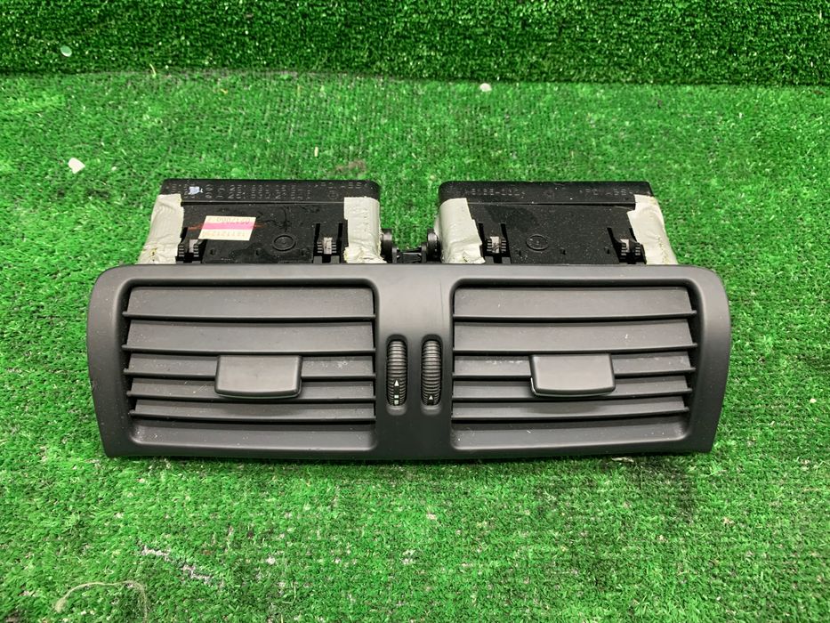 kratka nawiewu środkowa mercedes w251 a2518300554