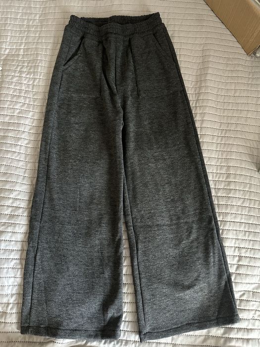 Костюм  на дівчинку  стильний та зручний