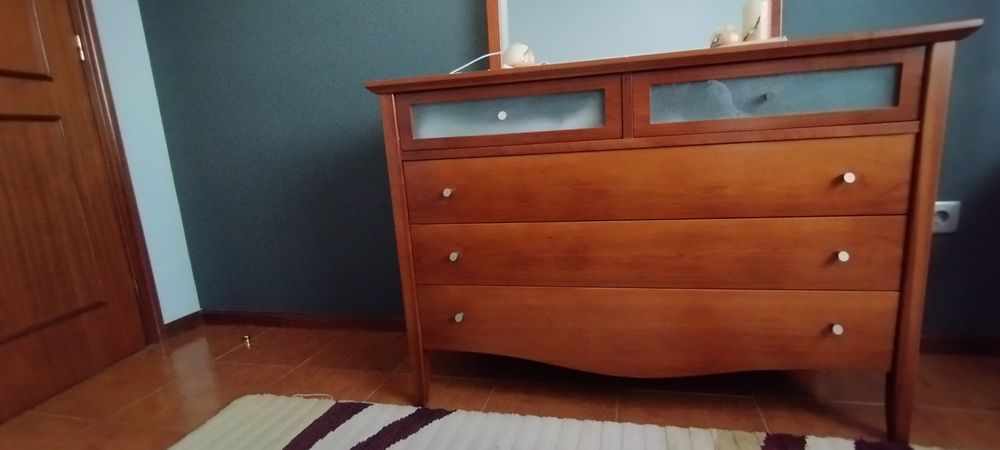 Quarto de casal sem roupeiro