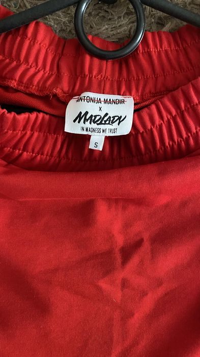 Юбка красная с белыми полосками