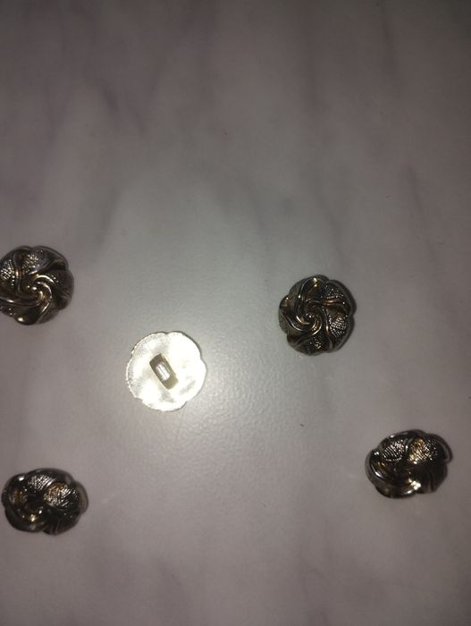 Guziczki -różyczki i inne