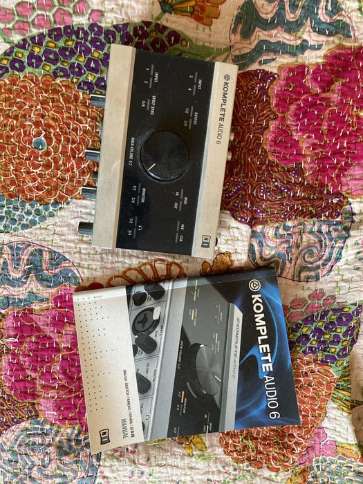 Placa de som Komplete audio 6