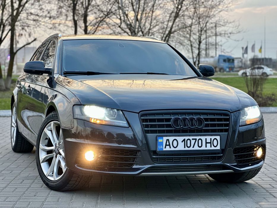 AUDI A4 b8 2.0 дизель  2011 р.