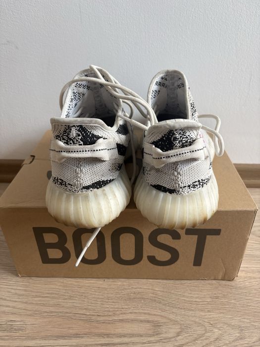 Yezzy boost 350 V2  r.44 zebra