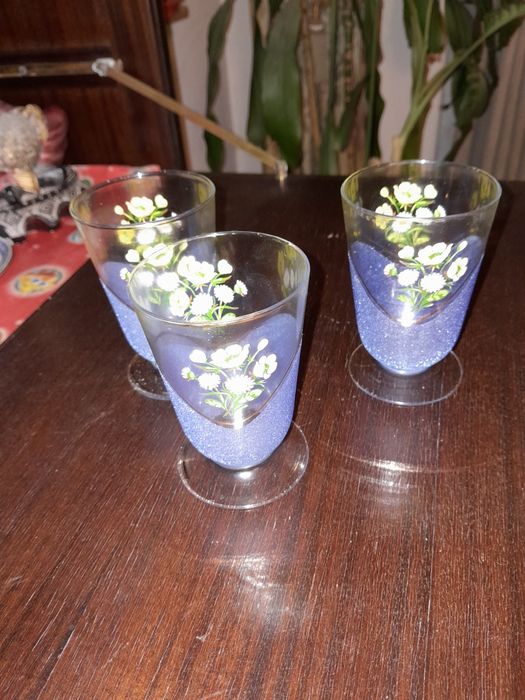Copos vintage pintados à mão