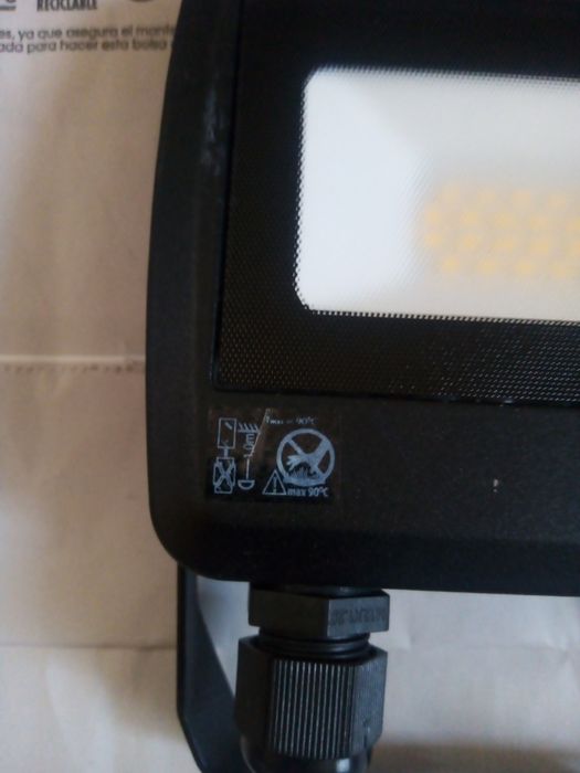 Halogen naświetacz LED