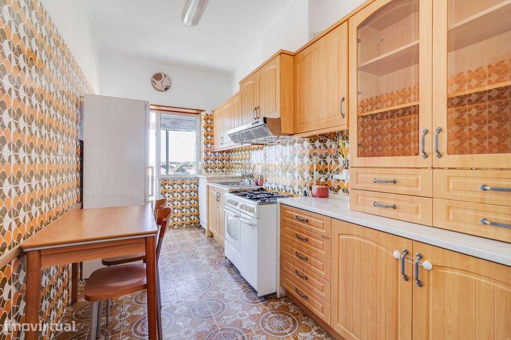 Apartamento T3 em Corroios com Varanda