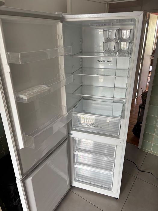 Frigorífico combinado Meireles MFC354W