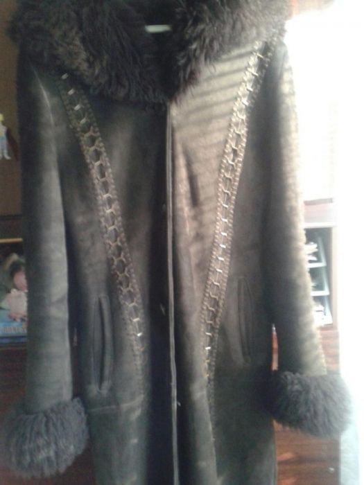 Продам жіночу зимню одежу