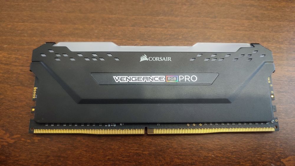 Corsair DDR4 RGB PRO 1x8GB 3200Mhz CL16