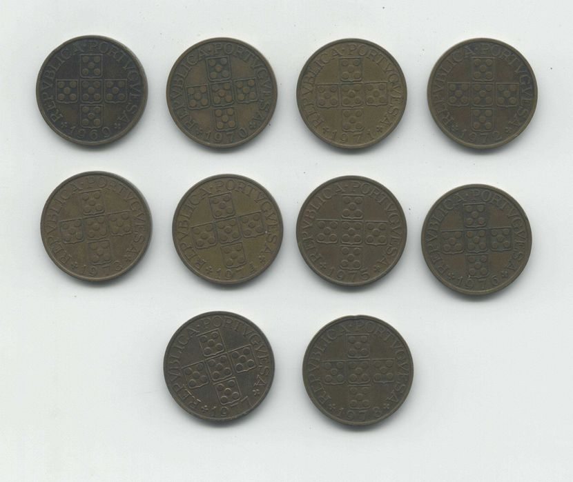 Coleção de 43 moedas de 1 Escudo