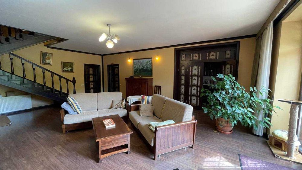 Продам дом с ремонтом. Киев, Голосеево, кризисная цена, без % свой