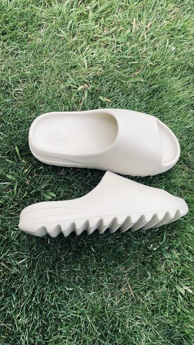 Addidas yeeze slide
