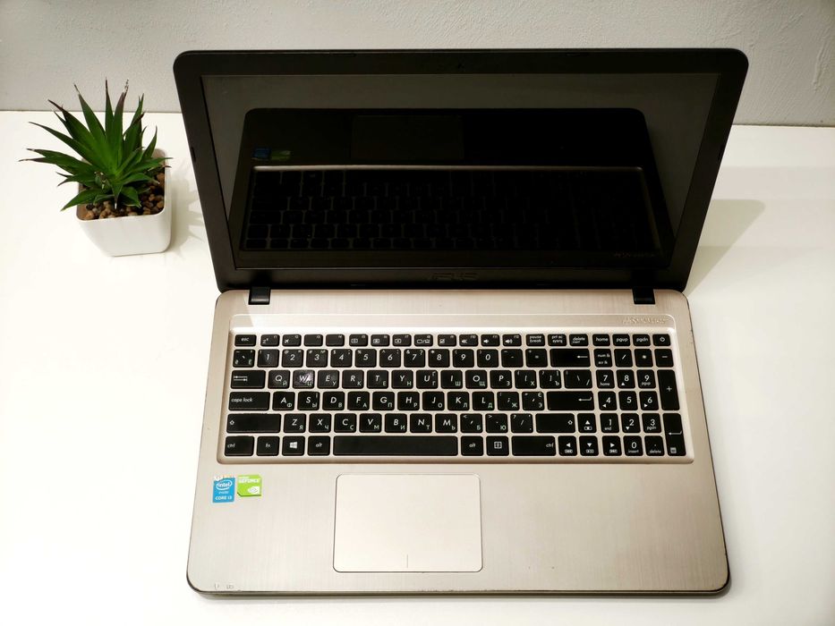 ASUS 15,6HD Игровой ноут [HD| i3 5005 |8GB |Nvidia 920M | SSD 240]