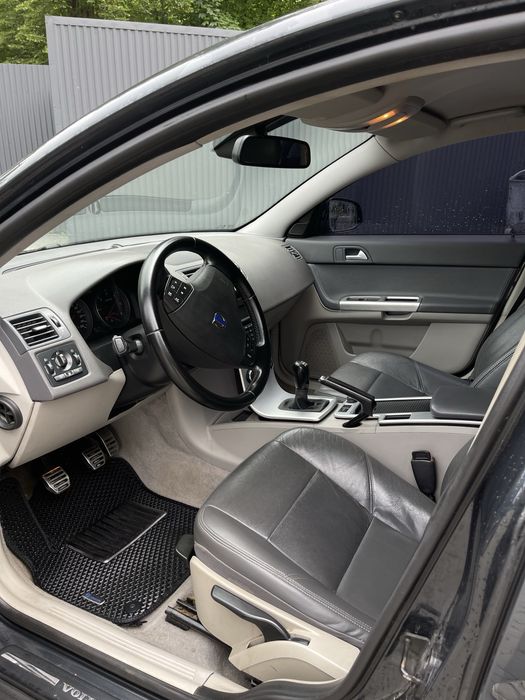 Продам volvov50 2010 р