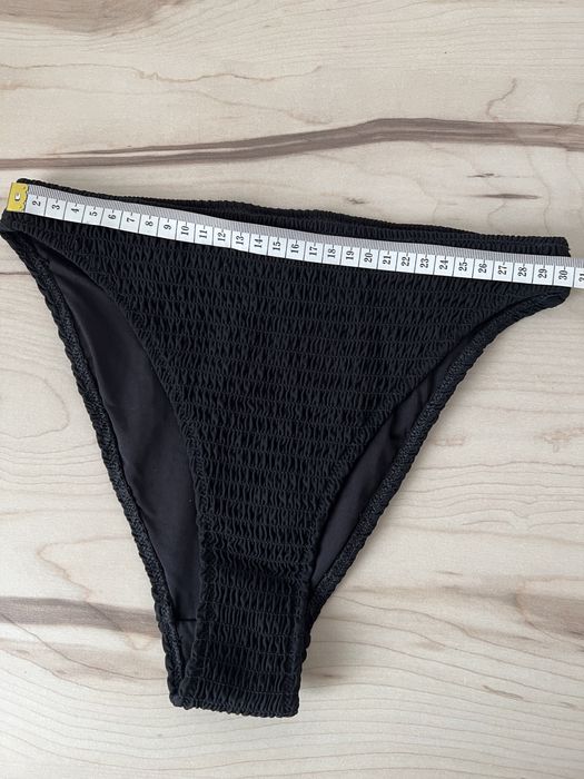 Cueca Bikini preta cintura alta H&M