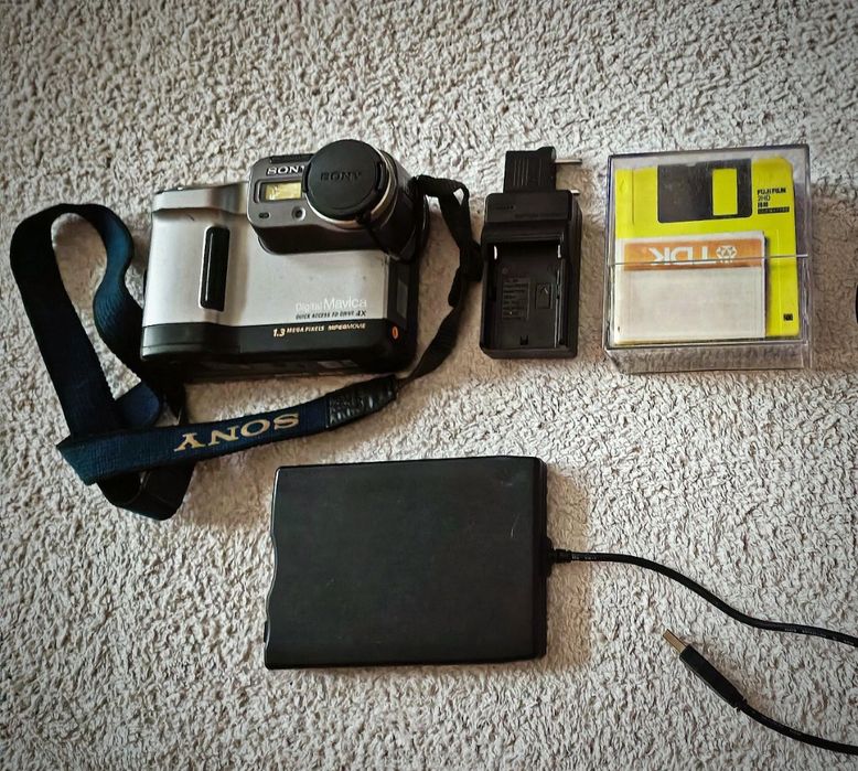 цифровий фотоапарат Sony digital mvc-fd88 вінтаж ретро