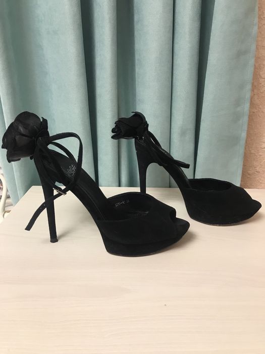 Замшеві босоніжки 38 р