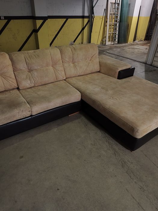 Sofá com chaise longue
