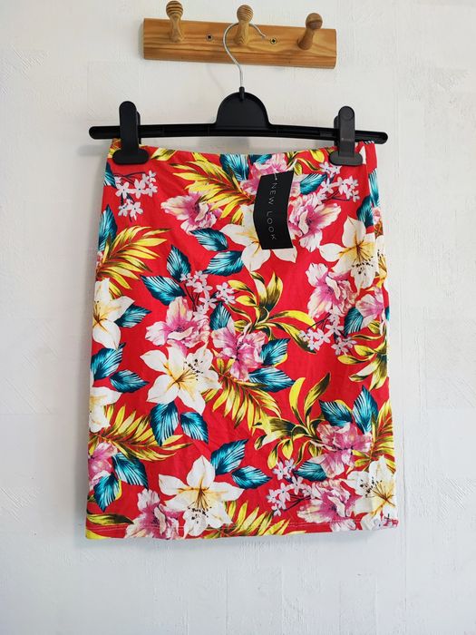 Nowa z metką spódnica damska S 36 w kwiaty wiskoza