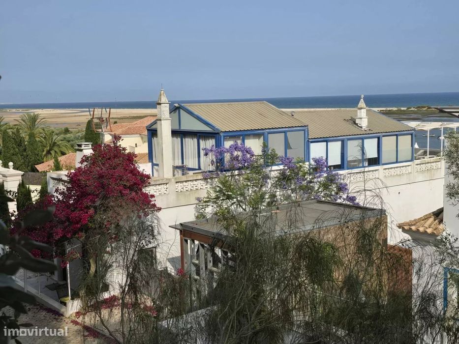 Moradia/Prédio/AL T8 na Praia da Fábrica