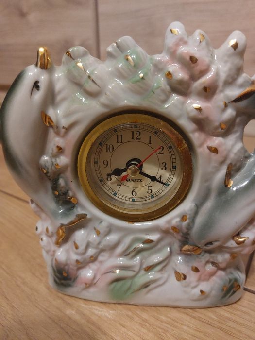 Zegar ceramiczny delfiny quartz biurkowy kominkowy vintage