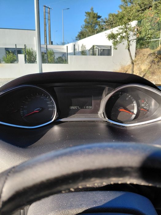 Peugeot 308 — fotografia 9