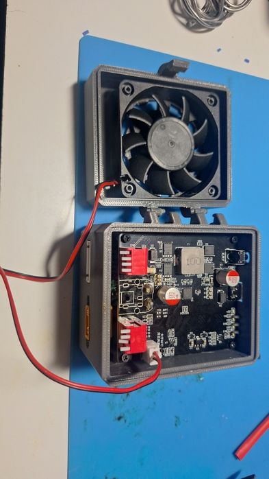 Зарядний пристрій-powerbank