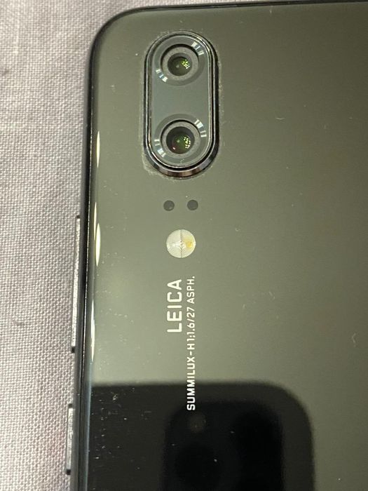 смартфон Huawei P20