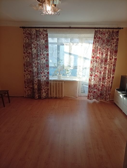 Продам свою 3 комн квартиру город Покров в  Днепр обл