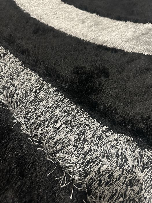 Tapete preto e cinzento para sala