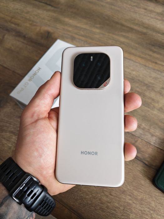 Honor GT Pro 7200 mah Snapdragon 8 Elite jak Galaxy s25 s26 Ultra