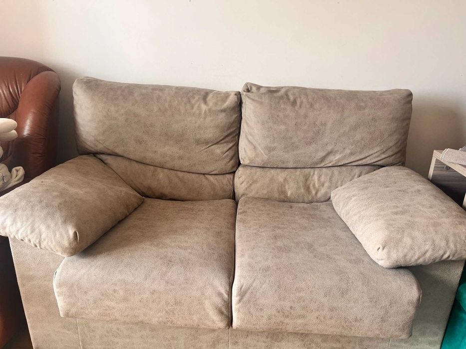 Vendo sofá de 2 lugares