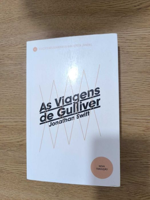 A Divina Comédia Dante Crime e Castigo Fiódor Os Três Mosqueteiros Dumas As Viagens de Gulliver Adeus às Armas Hemingway As Aventuras de Huckleberry