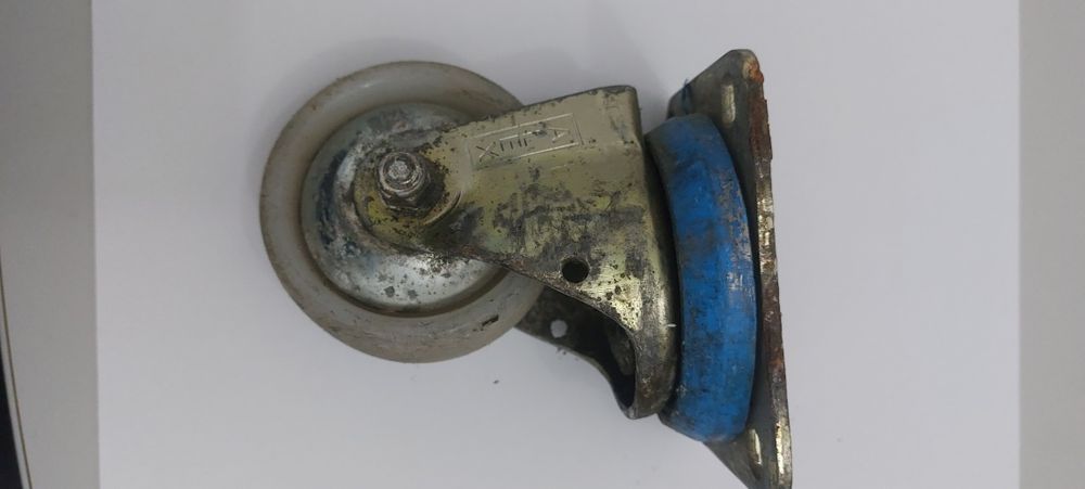 Rodas giratorias usadas  carrinhos de carga